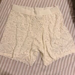 Aerie Ivory Floral Lace Shorts
